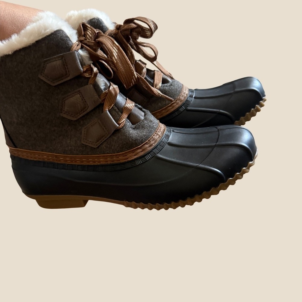 Maurices Womens Brown Black Faux Fur Lined Lace Up Duck Boots Size 9